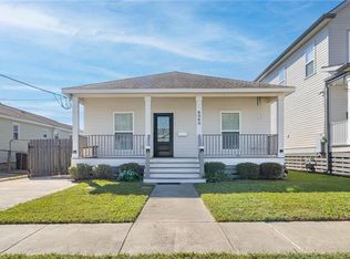 6060 Warrington Dr, New Orleans, LA 70122