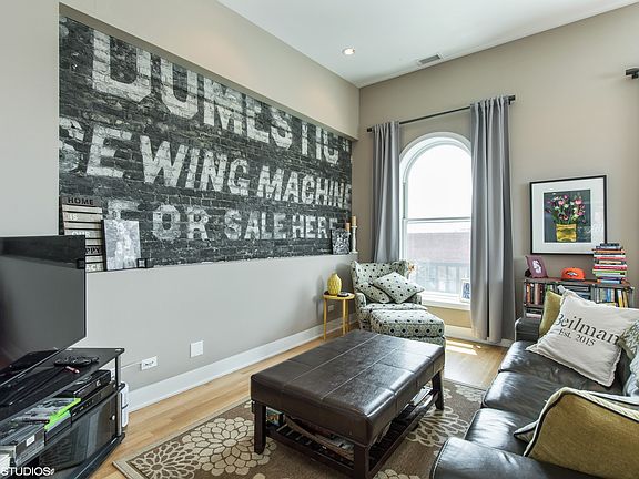 3rd image of 1373 N Milwaukee Ave APT 4