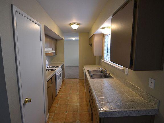5th image of 7890 Kenelworth Way