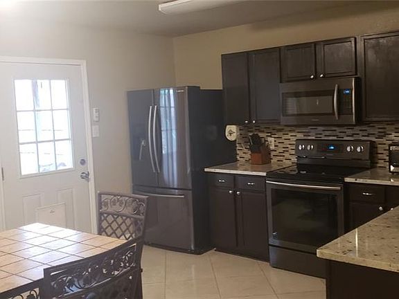 3rd image of 1573 Laurel Hall Ln