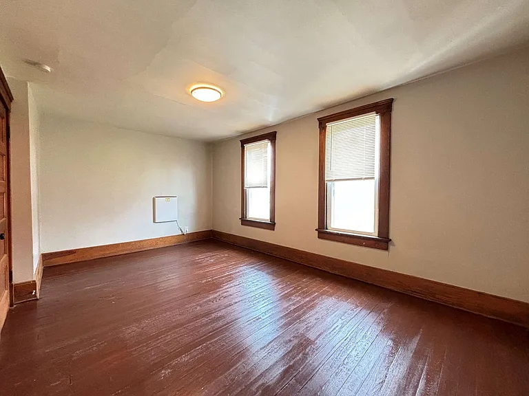 30-32 Lagonda Ave — Photo 17