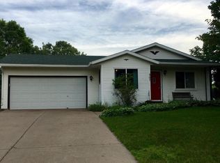 507 Nina St SW, Isanti, MN 55040