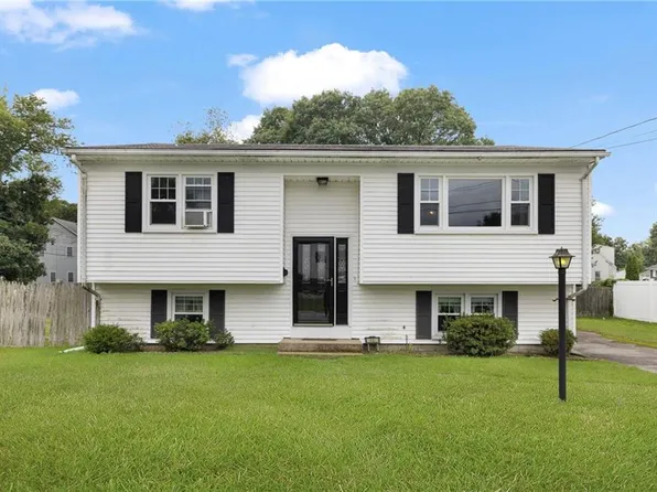 16 Dresden St, Cranston, RI 02910