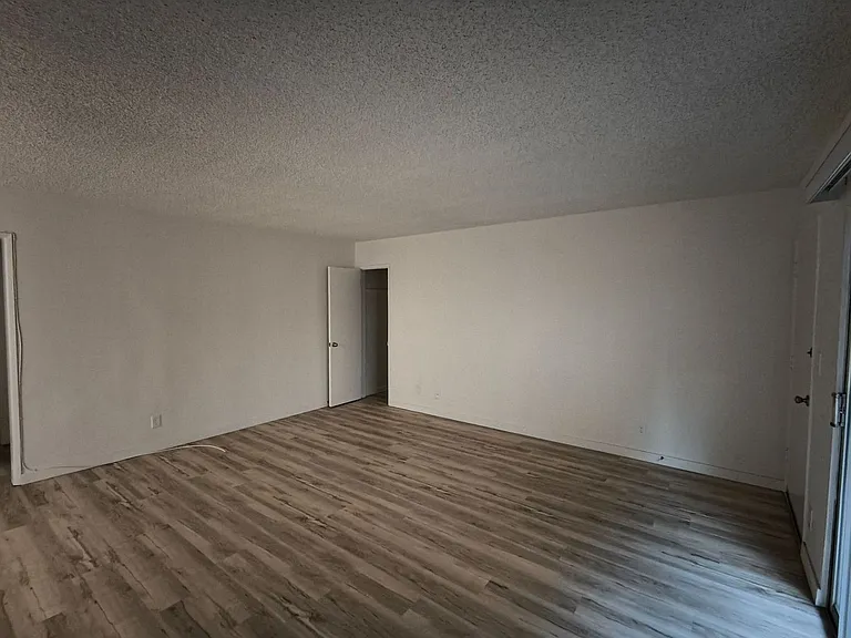 650 Westmount Drive — Photo 19