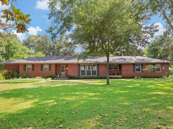 28 Rambling Rd, Longview, TX 75604