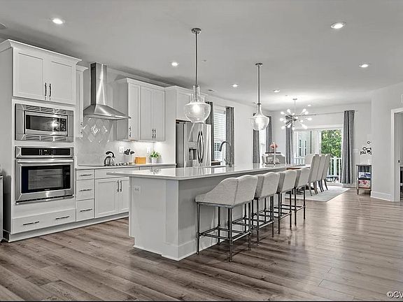 5th image of 2703 Acadia Dr Unit B