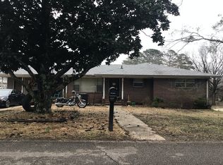 1514 Oak Ln, Bessemer, AL 35023