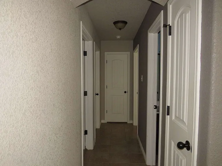 9805 Kaitlyn Dr — Photo 18