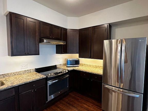 4th image of 181 Winterberry Ln #209