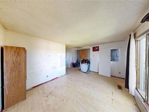 3rd image of 1633 RETALLACK STREET
