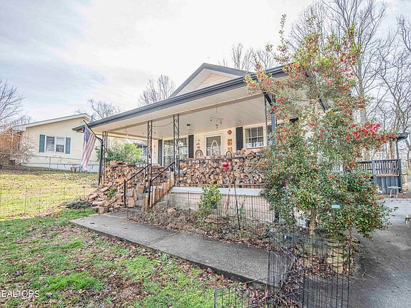 2nd image of 458 Slaven Ln