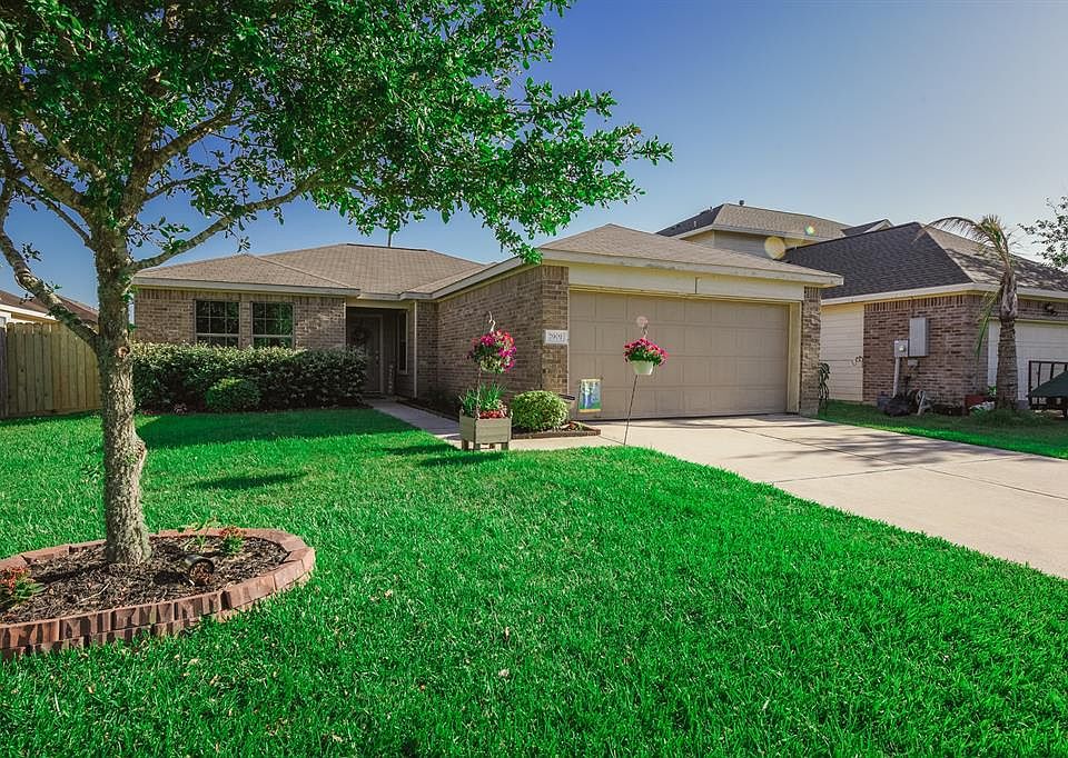 1st image of 7901 W Red Oak Ln