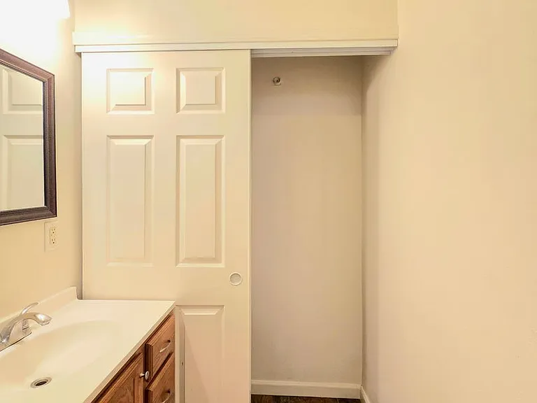 703 Pioneer Ave — Photo 16