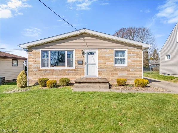 584 Hilbish Ave, Akron, OH 44312