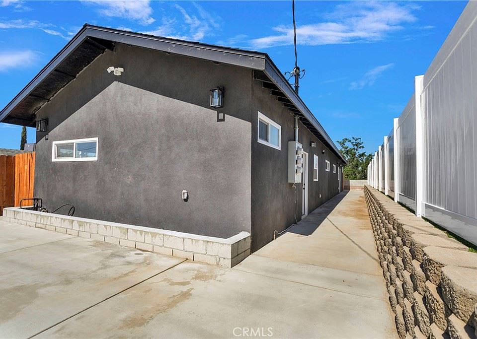 1st image of 5470 N Mountain View Ave
