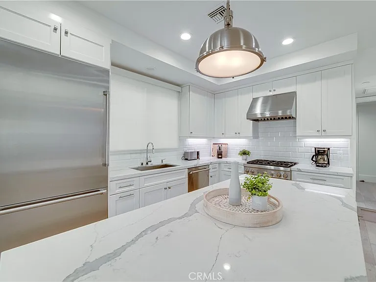 608 Heliotrope Ave — Photo 23
