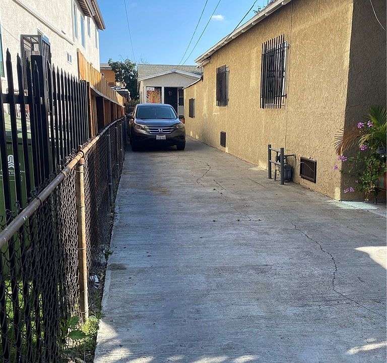 2nd image of 1634 E 27th St