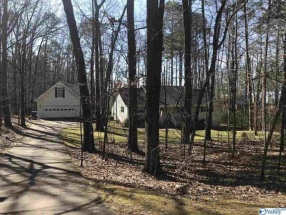2nd image of 60 Dogwood Ln