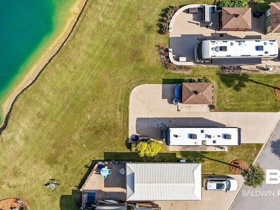 1st image of 709 Lago Way