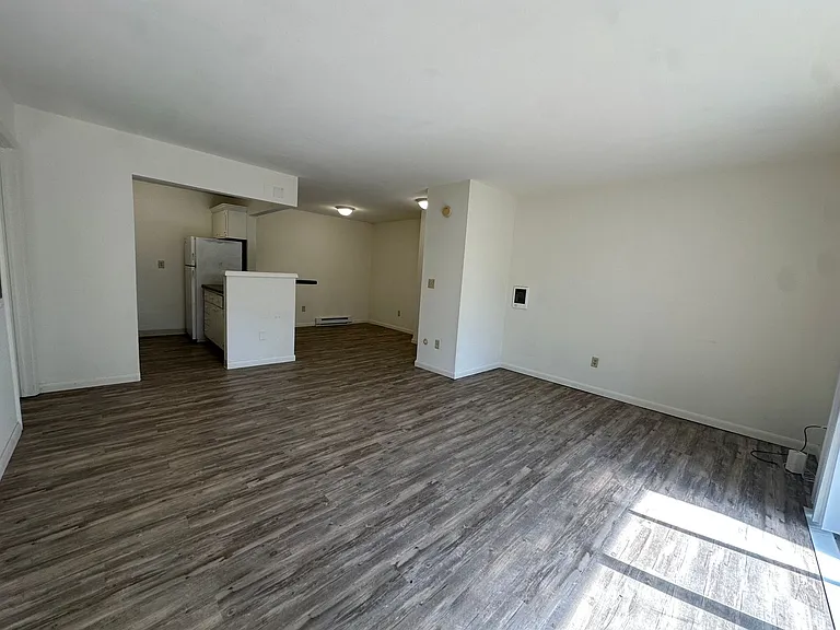 University Park Apartments near Cornell University — Photo 163