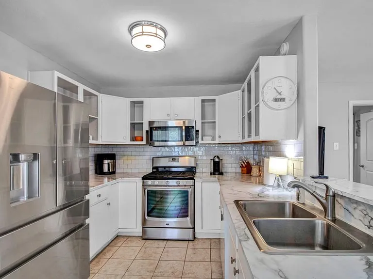 Tall Timbers Dr — Photo 2