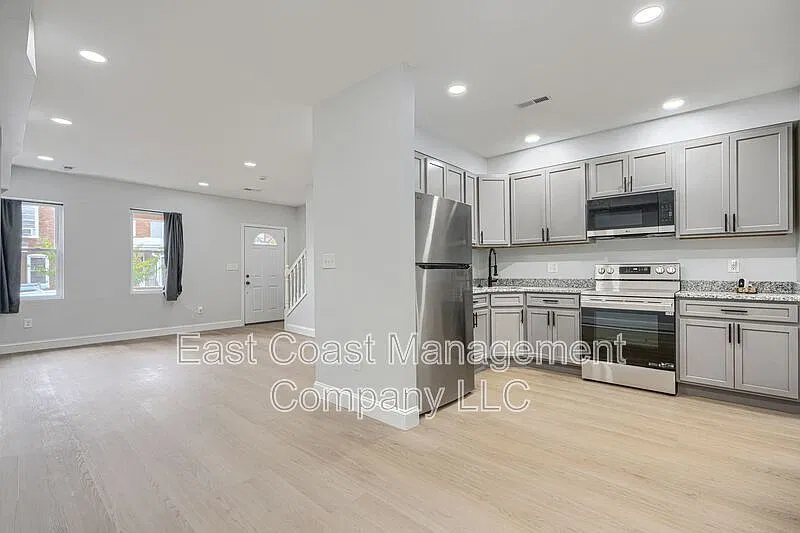 15 N Abington Ave