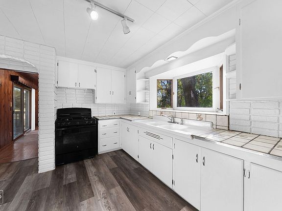 3rd image of 32857 N Alleghany Rd