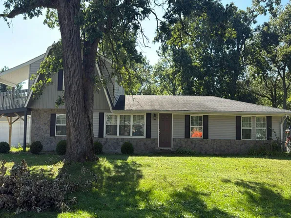 218 Hickory Pl, Lowell, IN 46356