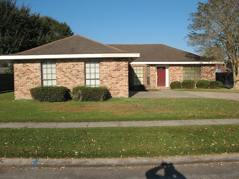 1st image of 114 Parnell Dr