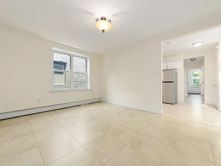 1113 Hancock St #3 — Photo 4
