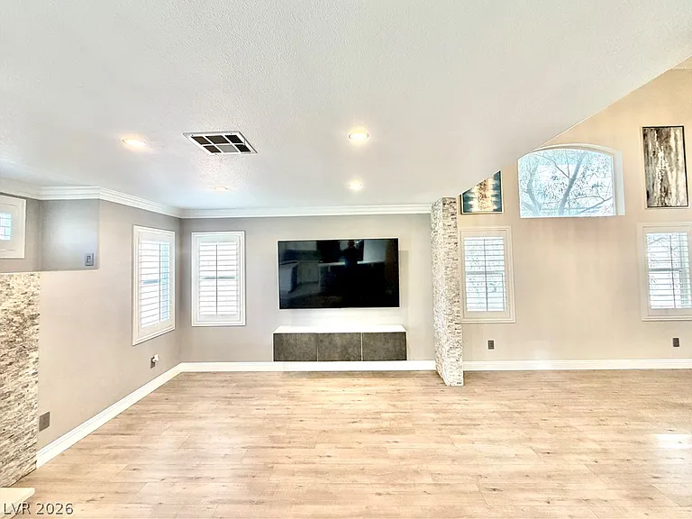 10087 Yellow Canary Ave — Photo 7