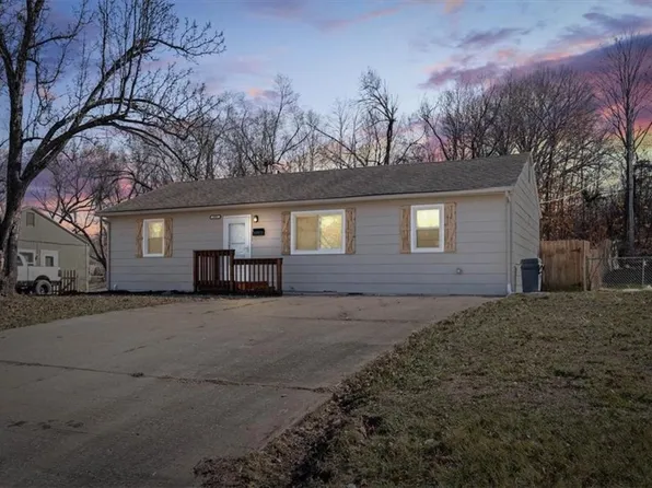5901 E 149th St, Grandview, MO 64030
