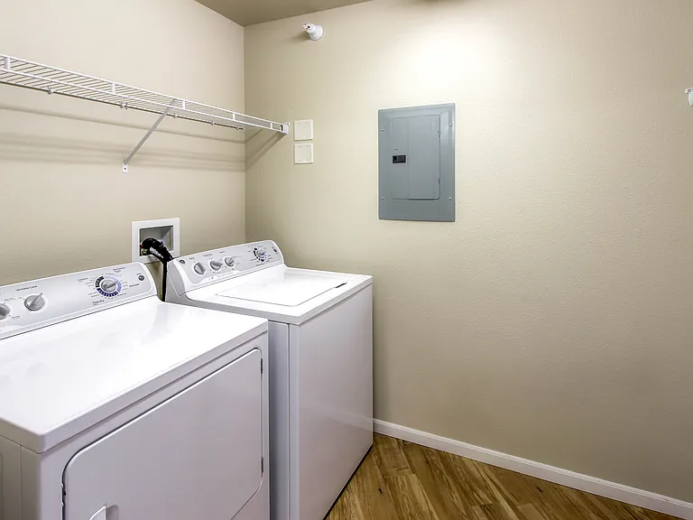 Jefferson Creek Apartments — Photo 18