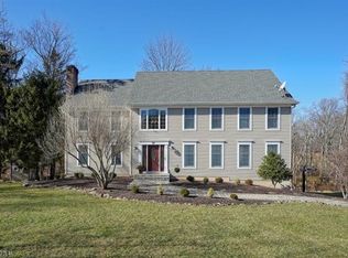 58 Country Acres Dr, Hampton, NJ 08827