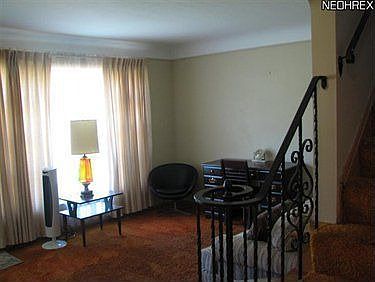 3rd image of 182 Talbot Dr