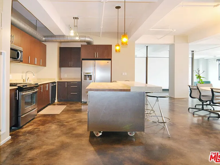 849 S Broadway #811 — Photo 16
