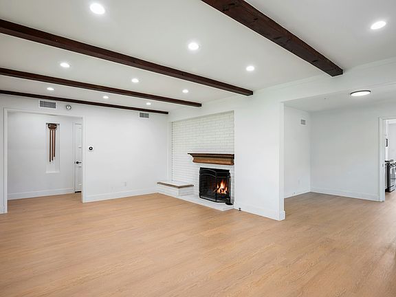 4th image of 3409 Palos Verdes Dr N