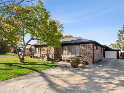 (Undisclosed Address), Willow Springs, IL, 60480