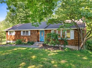 21 Maple Edge Dr, Bloomfield, CT 06002