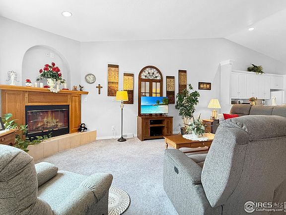 5th image of 421 Holly Dr