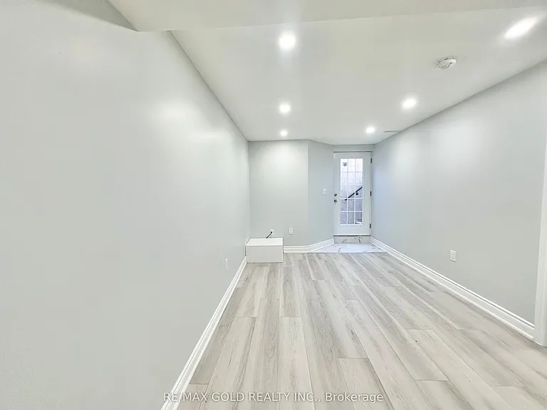 555 Settlers Rd W #BASEMENT — Photo 4