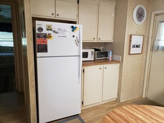 4th image of 205 Windsor Dr