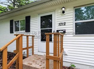 1012 Forestwood Dr, Saint Louis, MO 63135