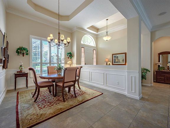 3rd image of 333 Palmas Cir