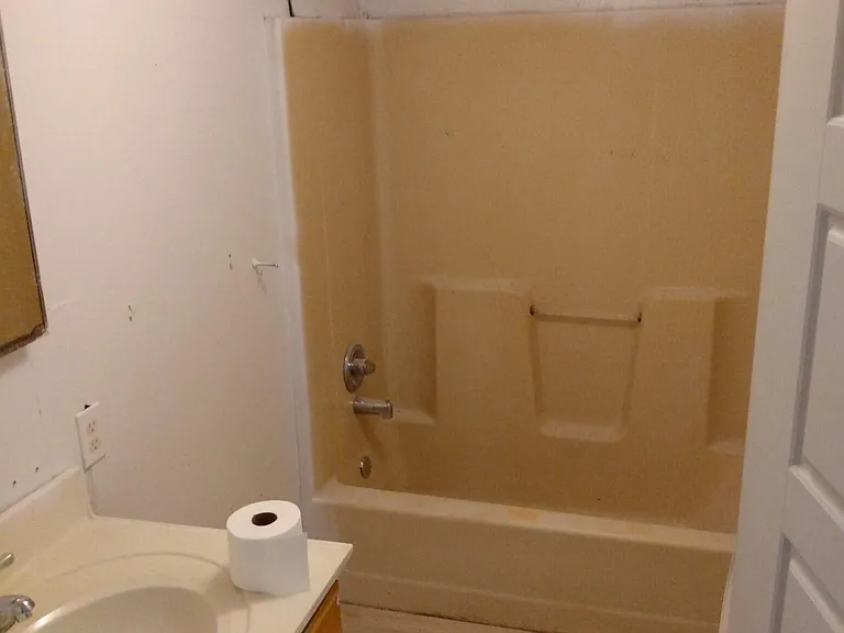 562 Anthony Rd — Photo 4