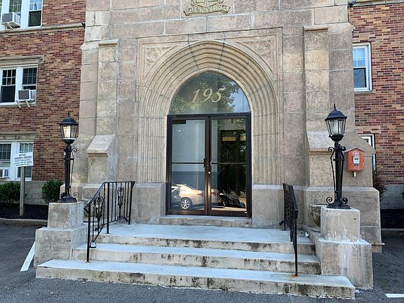 5th image of 195 Thomas Burgin Pkwy Unit 502