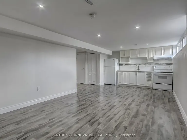 17 Tralee Ave #BASEMENT — Photo 2