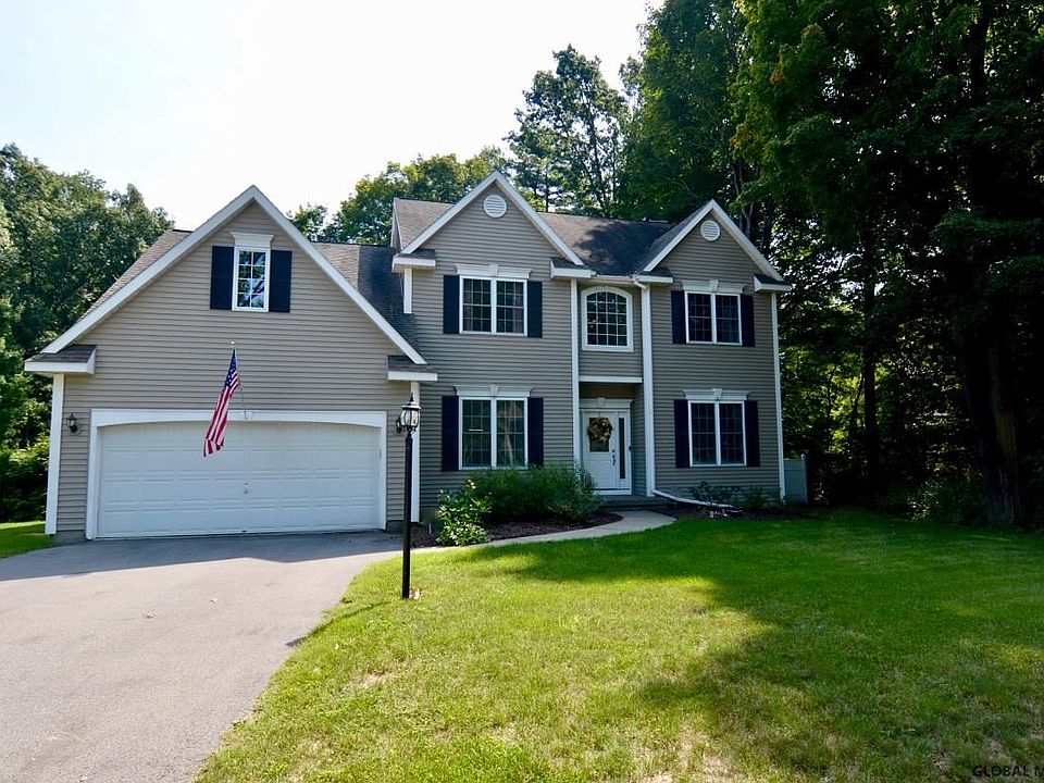 1st image of 4 Regatta View Dr