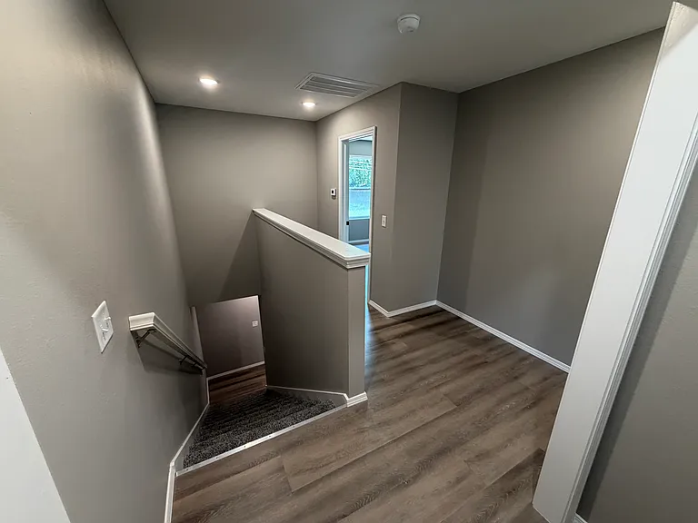 1639 W Belmont St #B — Photo 10