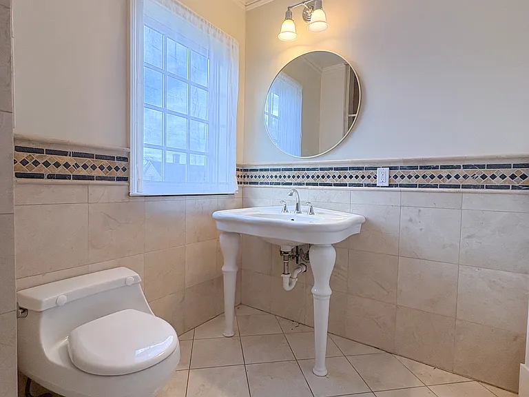 87 Stephen St #1C — Photo 14